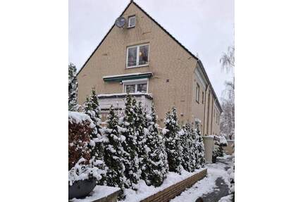 Schönes Mehrgenerationenhaus mit Einliegerwohnung und pflegeleichtem Garten - Hamburg Farmsen-Berne