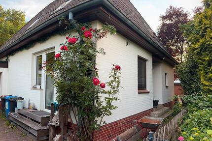 Charmantes Einfamilienhaus mit großem Grundstück in Reinbek –