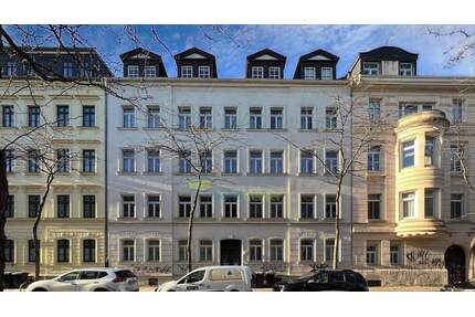 *** DG in Leipzig-Neustadt - 2 Zimmer Tageslichtbad mit Wanne + Waschmaschine - Einbauküche ***