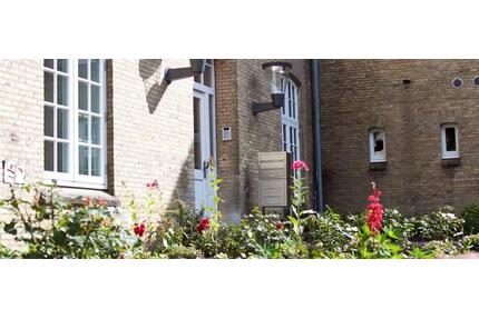 3-Zimmer-Wohnung mit Aufzug und Einbauküche in zentraler Lage – Schleswig