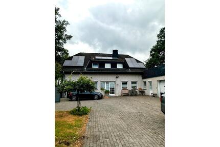 Traumhaftes Anwesen mit Pool, 2 Wohnungen & ca. 8.500 m² Wiese - Delbrück