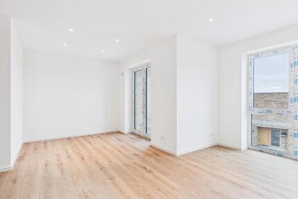 Neubau‑Wohnung in Husum: Maisonette mit Balkon und moderner Ausstattung – Erstbezug
