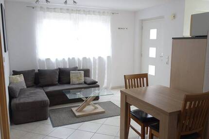 Voll möblierte 2-Zimmer-Wohnung mit Terrasse für Pendler - Krauchenwies
