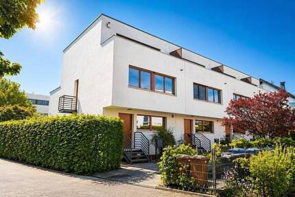 Architektonisches Wohnkonzept mit viel Licht, Raum und Privatsphäre in gefragter Lage - Oberursel