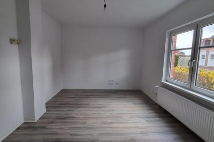 Frisch renovierte Erdgeschoss-Wohnung mit Balkon in Elbnähe! - Boizenburg/Elbe