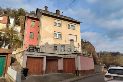 Zwei Wohneinheiten. Drei Garagen. Eine Aussicht, die bleibt. - Idar-Oberstein
