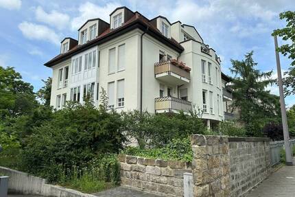 Preußisches Viertel: Helle 4-Zimmer Wohnung im ersten Obergeschoss mit Balkon und Lift - Dresden Radeberger Vorstadt