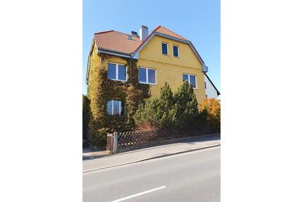 Erstbezug nach Kernsanierung 4-Zimmer-Erdgeschosswohnung - Selb