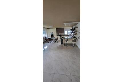 3 Fam.. Haus - 699.000,00&nbsp;EUR Kaufpreis, ca.&nbsp; 216,00&nbsp;m&sup2; in Vaihingen an der Enz (PLZ: 71665)