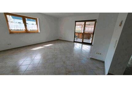 Wohnung EG 145 qm zu vermieten - 1.400,00&nbsp;EUR Kaltmiete, ca.&nbsp; 145,00&nbsp;m&sup2; in Hirschaid (PLZ: 96114)