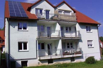 3-Zimmer Wohnung mit Balkon - 940,00&nbsp;EUR Kaltmiete, ca.&nbsp; 89,20&nbsp;m&sup2;&nbsp;Wohnfl&auml;che in Haundorf (PLZ: 91729)