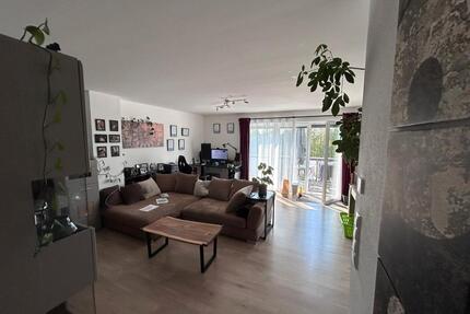Helle 2-Zimmer Wohnung mit Balkon im 1. OG in 86450 Altenmünster - Zusmarshausen