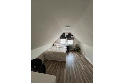 Schönes und großes WG Zimmer zentral in Marburg