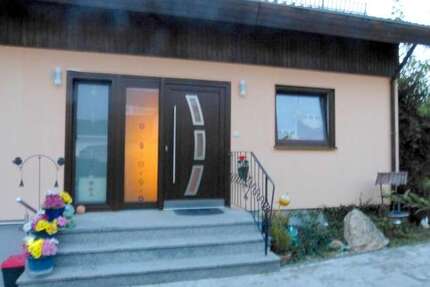 Haus zum Mieten in Burglengenfeld 1.200,00 € 180 m²