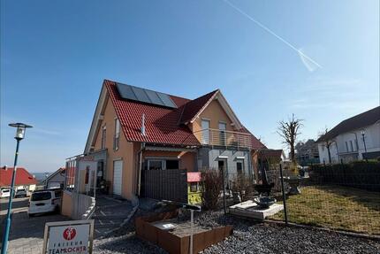 Großes Wohnhaus mit Gewerbefläche (221 m²) auf Eckgrundstück - Winterlingen