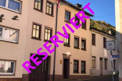 Mehrfamilienhaus mit Ausbaupotenzial im Stadtkern - Neuerburg