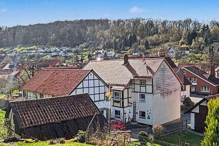 Haus zum Kaufen in Dassel 225.000,00 € 335 m²
