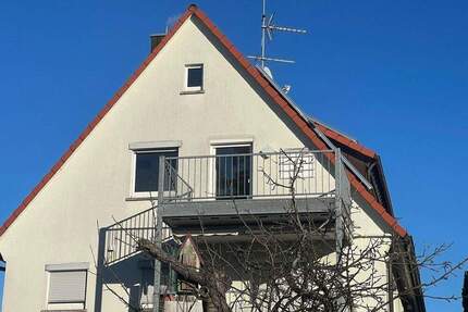 Lichtdurchflutetet 3 Zi.-Whg. mit Sonnenbalkon, Gartenanteil und Tageslichtbad im Dreifamilienhaus - Korntal