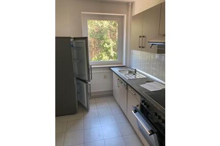 Gemütliche 3-Zimmer mit Laminat, Wannenbad, Garage und EBK in guter Lage! - Chemnitz Adelsberg