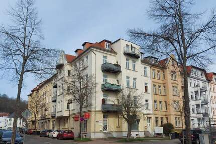 Exklusive 4-Zimmer Eigentumswohnung mit zwei Balkonen für gehobene Ansprüche in gefragter Wohnlage in Gera Untermhaus