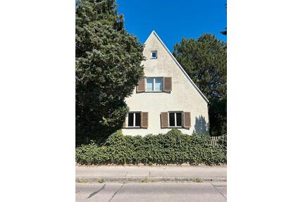 Freistehendes Einfamilienhaus | ca. 480 m² | Ausbaupotenzial - München Pasing-Obermenzing