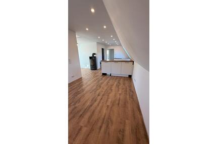 Erstbezug nach Kernsanierung-großzügige 3-Zimmer-Dachgeschosswhg - Barnstorf