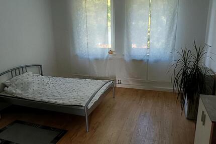 Ich biete 1 Zimmer an - 200,00&nbsp;EUR Kaltmiete, ca.&nbsp; 16,00&nbsp;m&sup2; in Bad Salzuflen (PLZ: 32108) Ehrsen-Breden