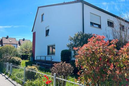 Reiheneckhaus Amberg Eisberg - 1.900,00&nbsp;EUR Kaltmiete, ca.&nbsp; 122,00&nbsp;m&sup2; in Amberg (PLZ: 92224)