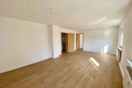 Erstbezug nach Renovierung - großzügige 3Z Wohnung in ruhiger Lage - Zwenkau