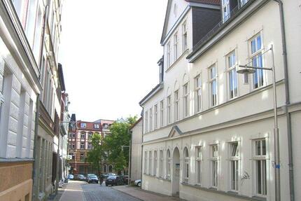 1 Zimmer-Wohnung mit Parkett in der Schelfstadt zu mieten! - Schwerin Altstadt