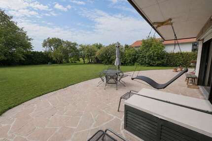Haus zum Kaufen in Chieming 700.000,00 € 210 m²