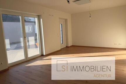 Modernes Wohnen: 2 Zimmer, Einbauküche und Terrasse im Neubau - Boxberg