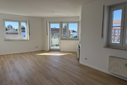 Sonne und Aussicht genießen - 490,00&nbsp;EUR Kaltmiete, ca.&nbsp; 63,05&nbsp;m&sup2;&nbsp;Wohnfl&auml;che in Gotha (PLZ: 99867) Reuterstr.
