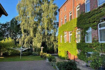 Helle freundliche 4 Raum Altbau Wohnung ruhige und grüne Lage - Wilkau-Haßlau