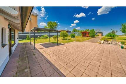 Idyllisches Wohnen im Grünen Gepflegte Doppelhaushälfte auf großem Grundstück mit Potenzial - Wüstenrot / Schweizerhof Maienfels