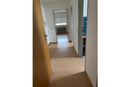 2-Zimmer-Dachgeschosswohnung mit Stellplatz in Goßfelden - Marburg Biegenviertel