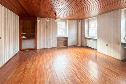 Haus zum Kaufen in Groß-Umstadt 180.000,00 € 210 m²