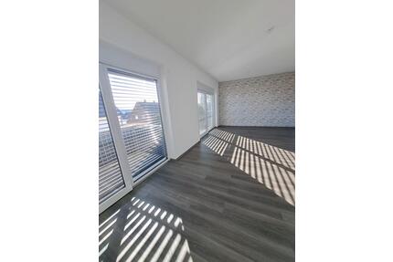 Große 3-Zimmer-Wohnung mit EBK - 1.400,00&nbsp;EUR Kaltmiete, ca.&nbsp; 110,00&nbsp;m&sup2; in Uhingen (PLZ: 73066)