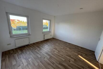 sanierte 3-Raum-Wohnung mit Balkon - Nienburg (Saale)