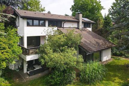 Besondere Architektur in begehrter Lage, Raum für Ihre Wohnträume - nahe dem Bodensee - Bodnegg