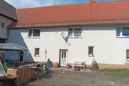 Vierseiten Hof zuverkaufen Renovierung Bedürftig u. Sanierung - Berga/Elster