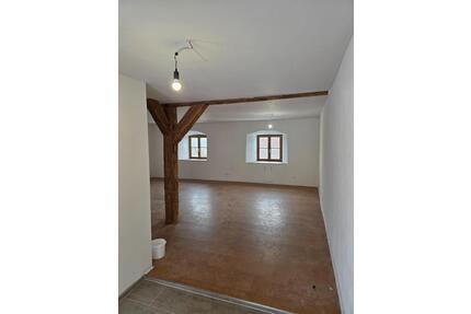 Loft-Feeling Nähe A9: Große 2-Zimmer-Wohnung (87m²) – Erstbezug - Greding