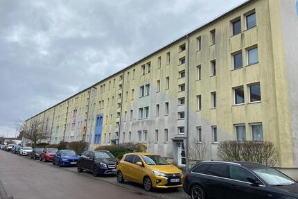 2 Zimmer Wohnung zum Verkaufen in 06667 Weisenfels west - Weißenfels