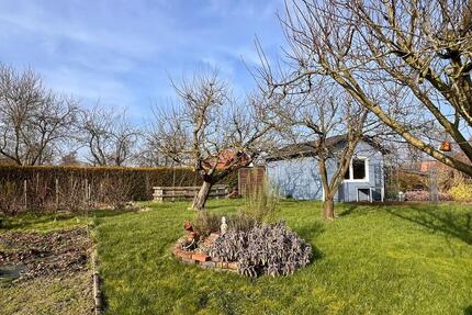 Dein kleines Paradies wartet – 449 m² Natur, Ruhe und Obstbäume - Schortens