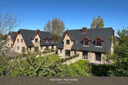 Neubau von drei exklusiven Doppelhäusern mit 4 Ferien- und 2 Dauerwohnungen - Tinnum