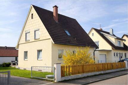 *RESERVIERT* Viel Platz & Möglichkeiten: Haus mit Ausbaupotenzial für Eigennutzer & Handwerker - Günzburg / Wasserburg