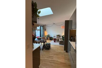 Bright & Modern Top-Floor Apartment with Private Terrace - Berlin