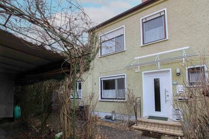 Reiheneckhaus mit Gestaltungsmöglichkeit und Potenzial in ruhiger Lage von Vöhringen