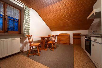 Günstige Dachgeschoss-Wohnung in Deggendorf (Mietraching) ab sofort zu vermieten!