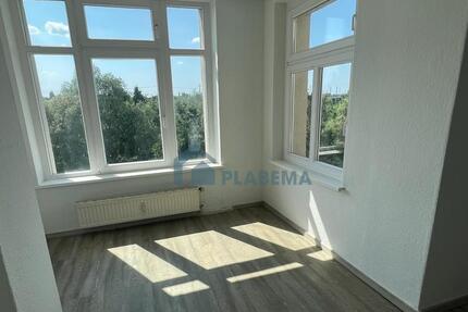 Erker-Wohnung mit 3 Zimmern nahe Helios Klinik, Einbauküche - Schwerin Altstadt